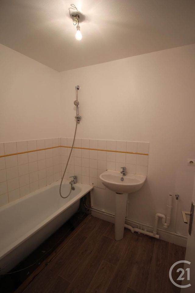 appartement à louer - 3 pièces - 52.0 m2 - CANY BARVILLE - 76 - HAUTE-NORMANDIE - Century 21 Accore appartement à louer - 3 pièces - 52.0 m2 - CANY BARVILLE - 76 - HAUTE-NORMANDIE - Century 21 Accore