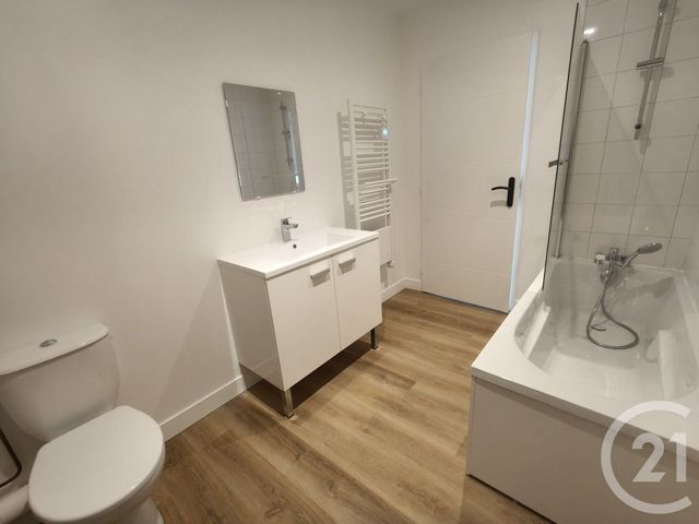 Appartement F3 à louer - 3 pièces - 72.11 m2 - BOURVILLE - 76 - HAUTE-NORMANDIE - Century 21 Accore
